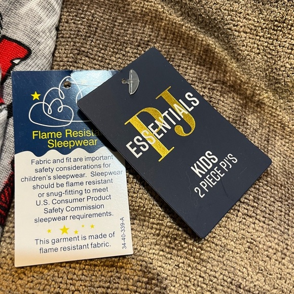 NWT Kids Fire Truck Pajamas- Size 4T - Picture 7 of 8